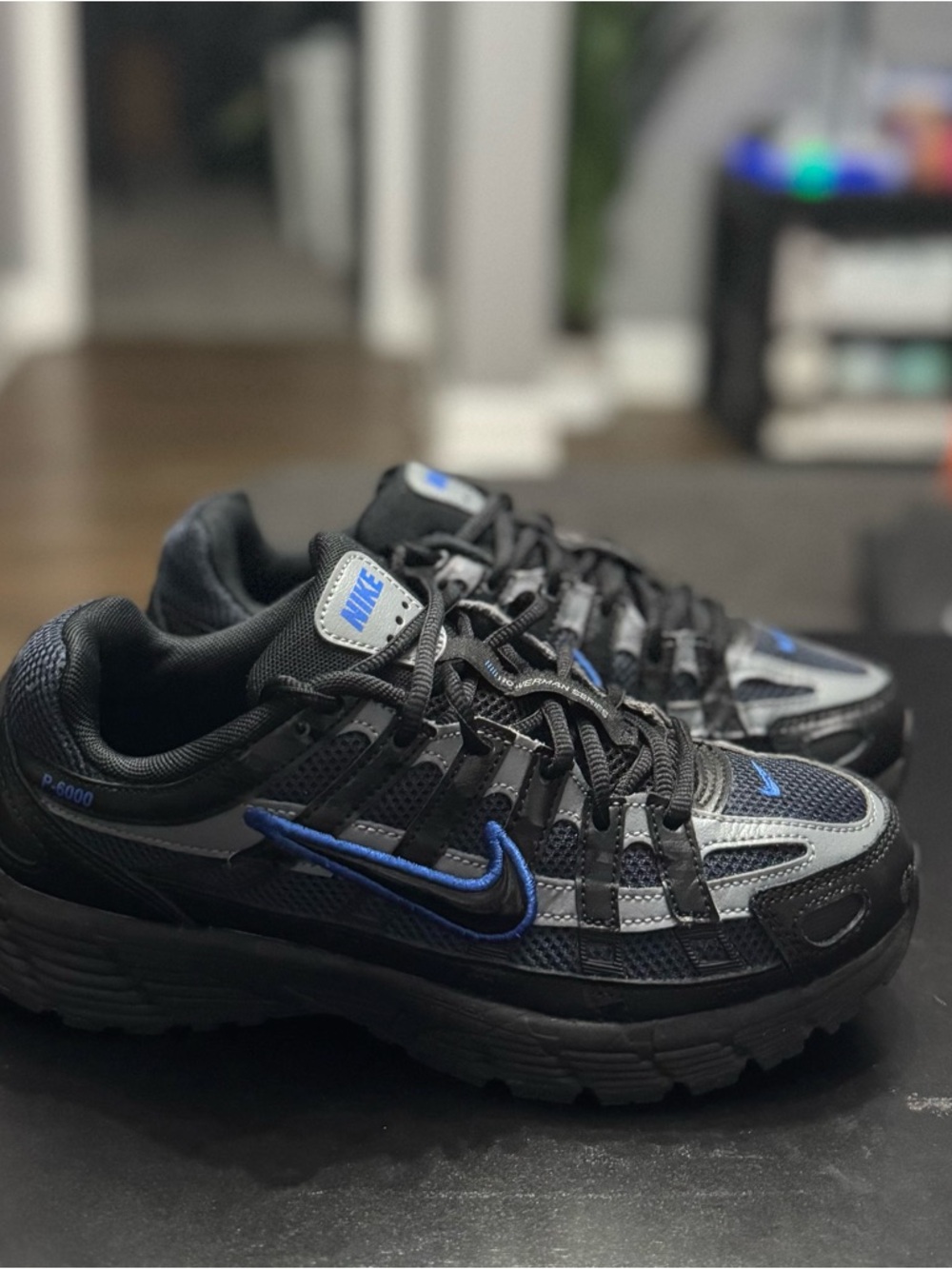 Nike Black & Blue P-6000 sz 5y